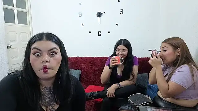  sweetcarla online show from June 20, 3:59 pm