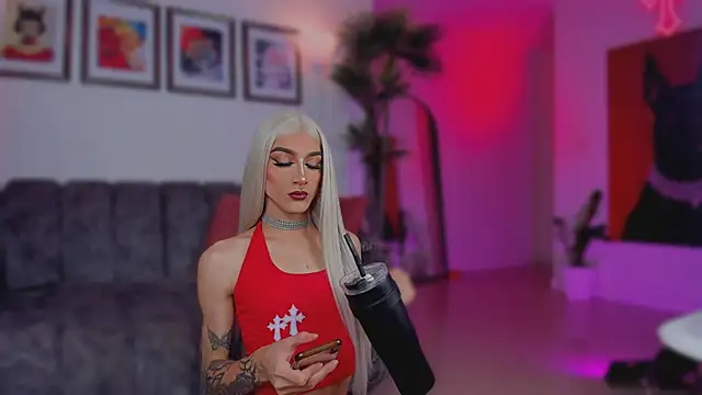 Taylor  foxxx online show from December 3, 5:21 am