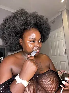 Honeycoco0211 online show from December 1, 7:01 am