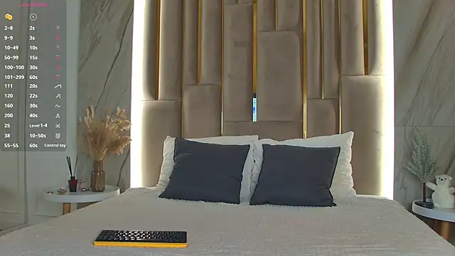 Gabriella Wils online show from April 17, 7:10 am