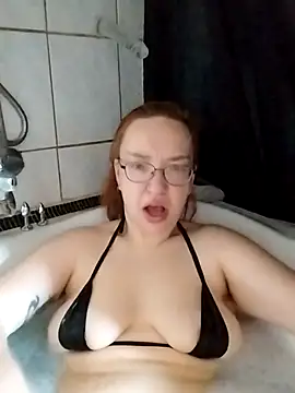 Isabella Geney online show from April 4, 12:37 pm