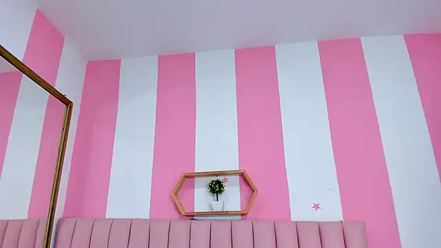 ISABELLA 020 online show from January 19, 11:28 am