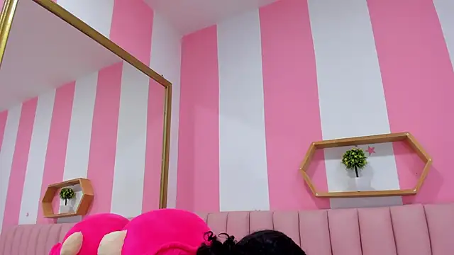 ISABELLA 020 online show from September 19, 2:05 pm