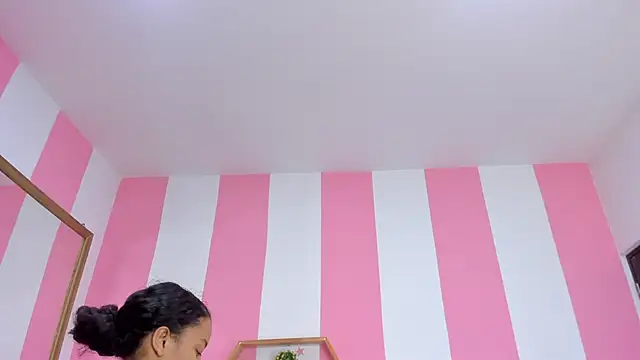 ISABELLA 020 online show from February 4, 12:52 pm