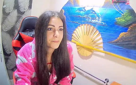 Snapshot of Catbaby32 chatting on October 7, 8:24 pm Catbaby32 online show from October 7, 8:24 pm