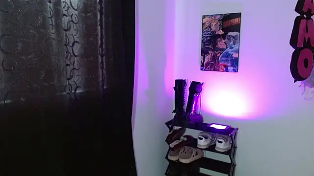 Snapshot of squirt_charlott chatting on October 13, 6:32 pm squirt charlott online show from October 13, 6:32 pm