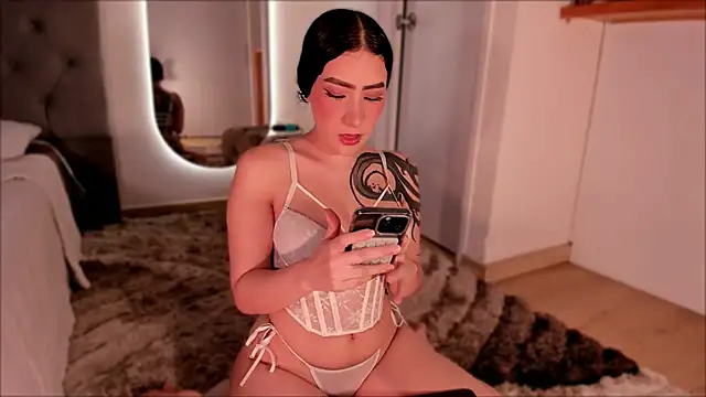 Lexie-red online show from April 14, 10:10 pm