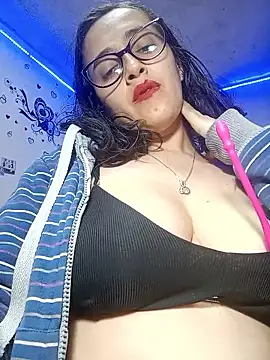 anndreapds online show from January 8, 11:53 pm