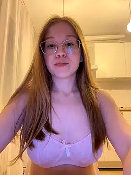 Eva Weyne online show from November 14, 9:04 pm