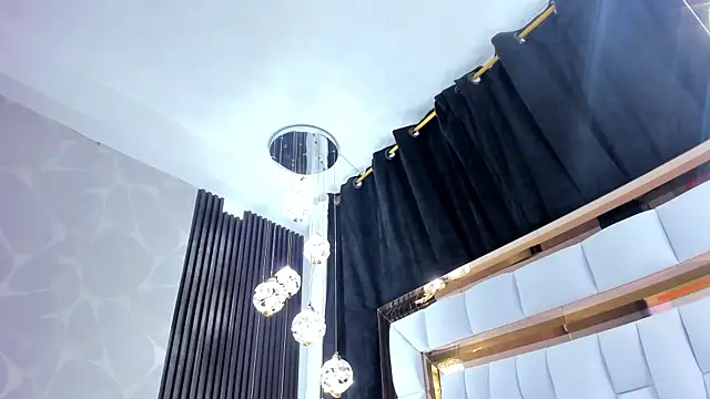 Snapshot of SarayRoyse chatting on September 20, 7:45 pm SarayRoyse online show from September 20, 7:45 pm