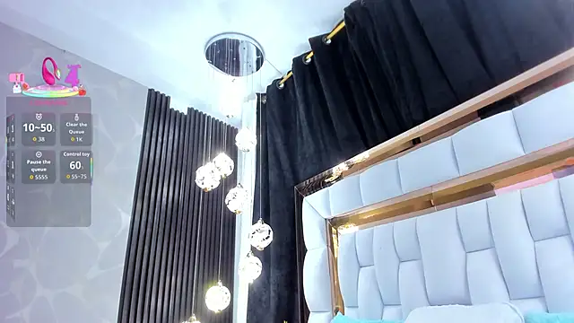 Snapshot of SarayRoyse chatting on October 14, 8:00 pm SarayRoyse online show from October 14, 8:00 pm