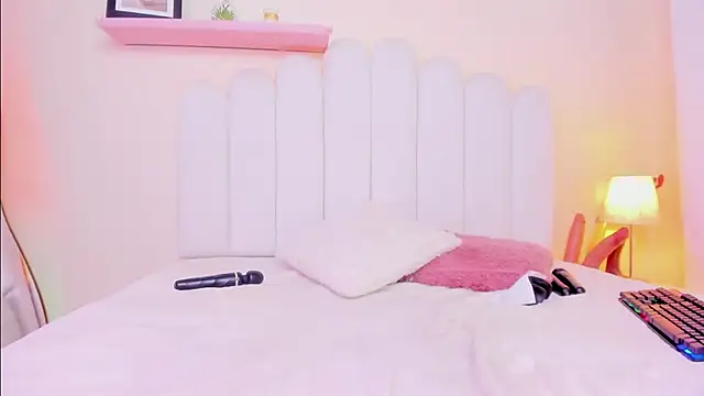 Cristal horny69 online show from January 7, 5:33 am