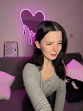 RoxiBlack online show from March 30, 5:01 pm