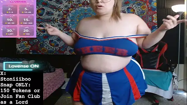 Stoniiiboo online show from April 4, 1:32 pm