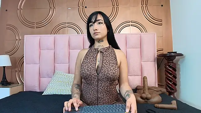 emmily keller19 online show from March 24, 1:27 pm