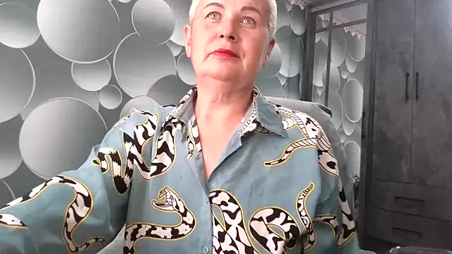 NicoleOlla online show from October 7, 5:23 am