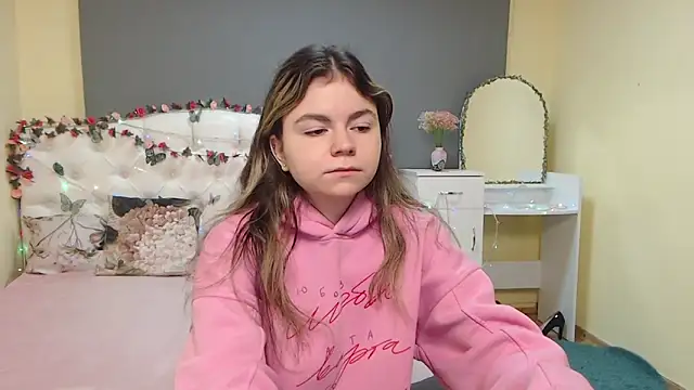 TinaRedly online show from March 11, 6:39 am