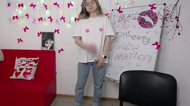 TinaRedly online show from March 12, 7:00 am