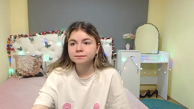 TinaRedly online show from March 6, 11:38 am