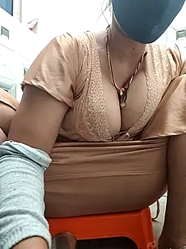 Snapshot of Archna-ji chatting on October 30, 5:32 am Archna-ji online show from October 30, 5:32 am