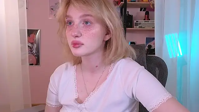 ELLIEJAY online show from March 17, 5:11 am