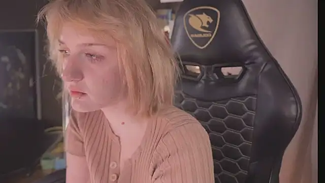 ELLIEJAY online show from January 11, 12:21 pm