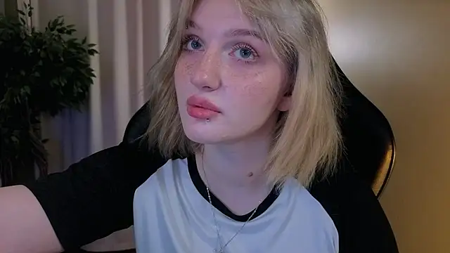 ELLIEJAY online show from March 12, 5:32 am