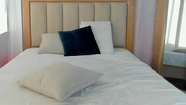 yandracelisofficial online show from February 12, 7:26 pm