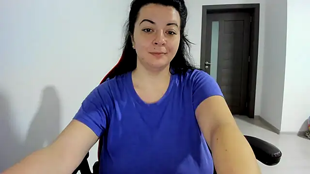 amiraisa11 online show from December 4, 3:53 am