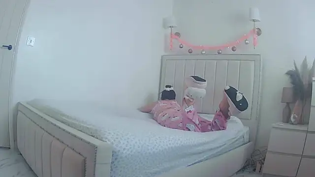 magical mia online show from December 22, 10:29 am