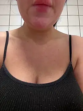 magical mia online show from December 23, 11:14 am