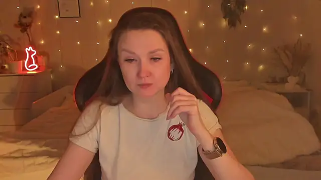 desperatehousewife   online show from February 21, 7:03 pm