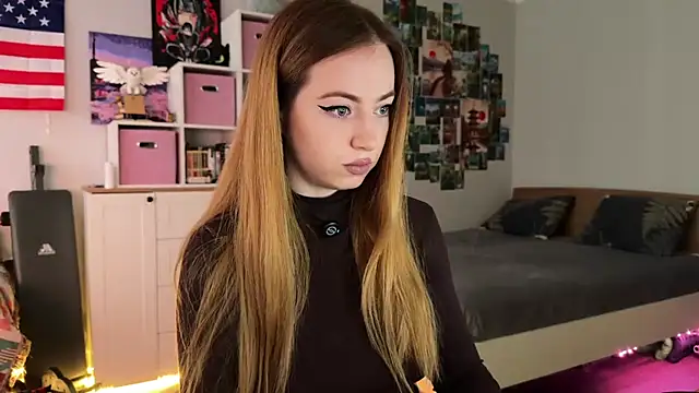 LinaWitch online show from April 14, 1:44 pm