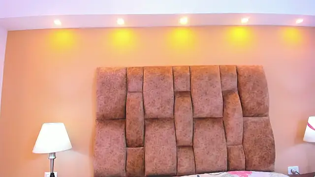 MiiaHot online show from April 17, 9:50 pm