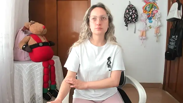 Adele johnsonn1 online show from February 18, 3:22 pm