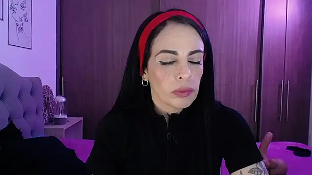 violett honney online show from March 5, 5:25 am