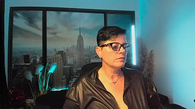 Snapshot of ninarandmann chatting on September 8, 5:56 pm ninarandmann online show from September 8, 5:56 pm