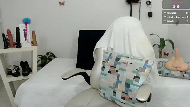 mom hot   online show from October 13, 8:55 pm