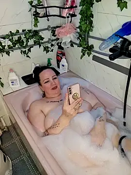 DiewildeRose online show from February 18, 4:28 pm