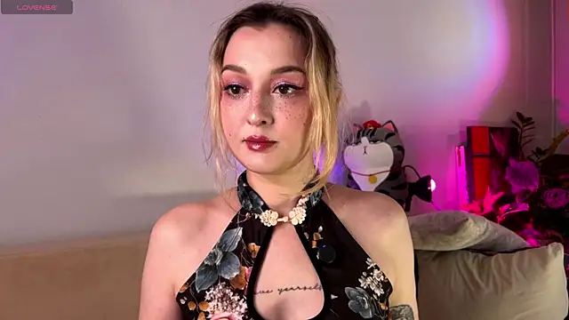  ccrystaa  online show from July 12, 10:49 am
