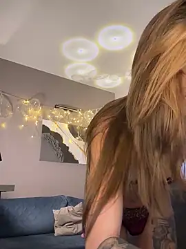 mollyyank online show from October 27, 10:33 am