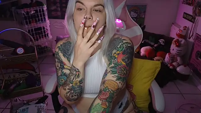 CherryBombBomb online show from December 2, 7:10 am