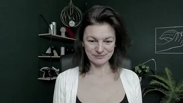 VivianWILD online show from March 31, 6:02 am