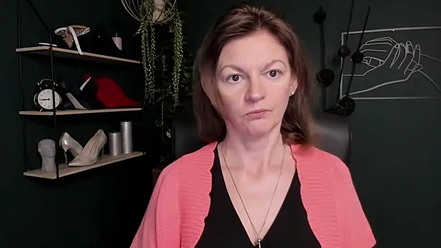 VivianWILD online show from September 10, 8:25 am