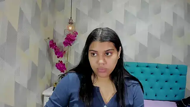 LindaBreeS online show from October 31, 1:37 pm