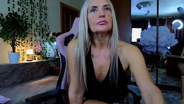 amelia blondy online show from November 11, 11:29 am