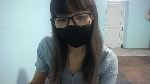 elllaaxx online show from October 3, 6:51 am