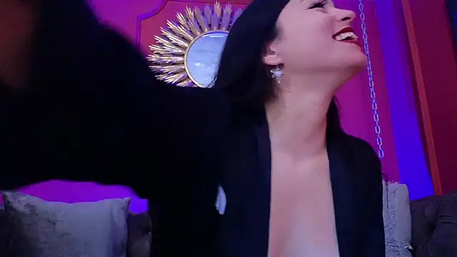 Julieta Russell online show from April 1, 1:41 pm