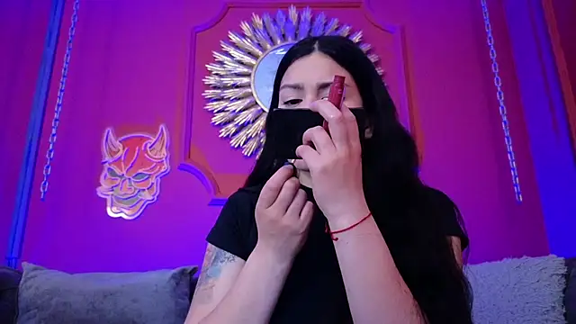 Julieta Russell online show from April 15, 12:17 pm