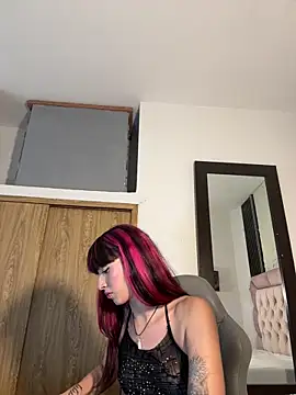 laurem-paulette online show from January 17, 7:54 pm